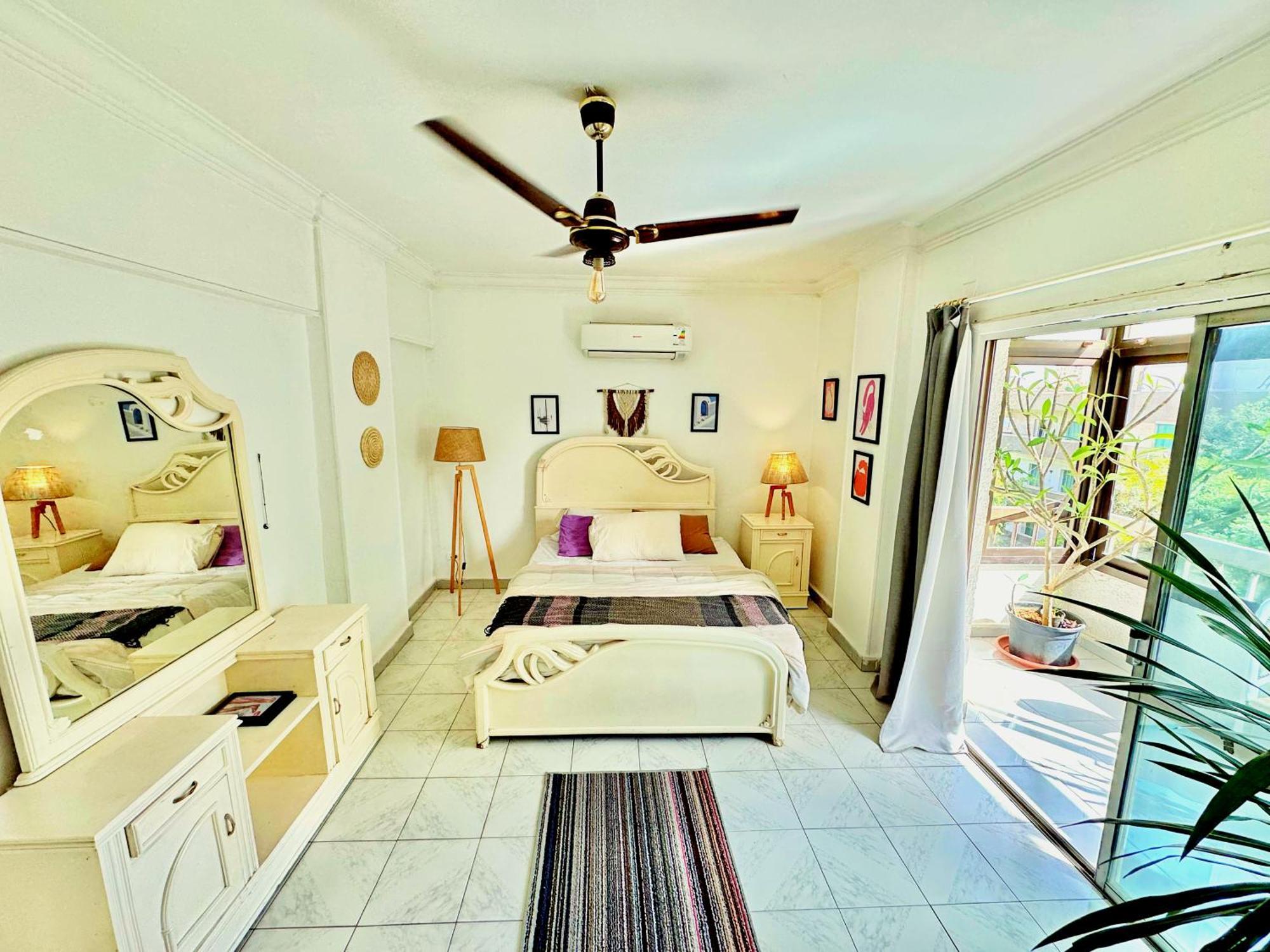 Large Room With Its Own Balcony Cairo Exterior photo